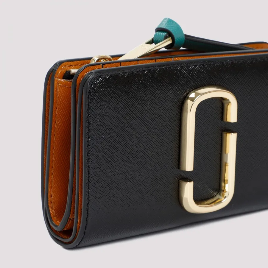 Marc Jacobs Cow Leather Compact Wallet M0013356-012 BLACK Marc Jacobs Cow Leather Compact Wallet M0013356-012 BLACK