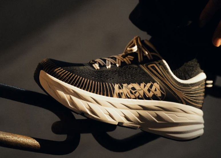 HOKA WOMAN