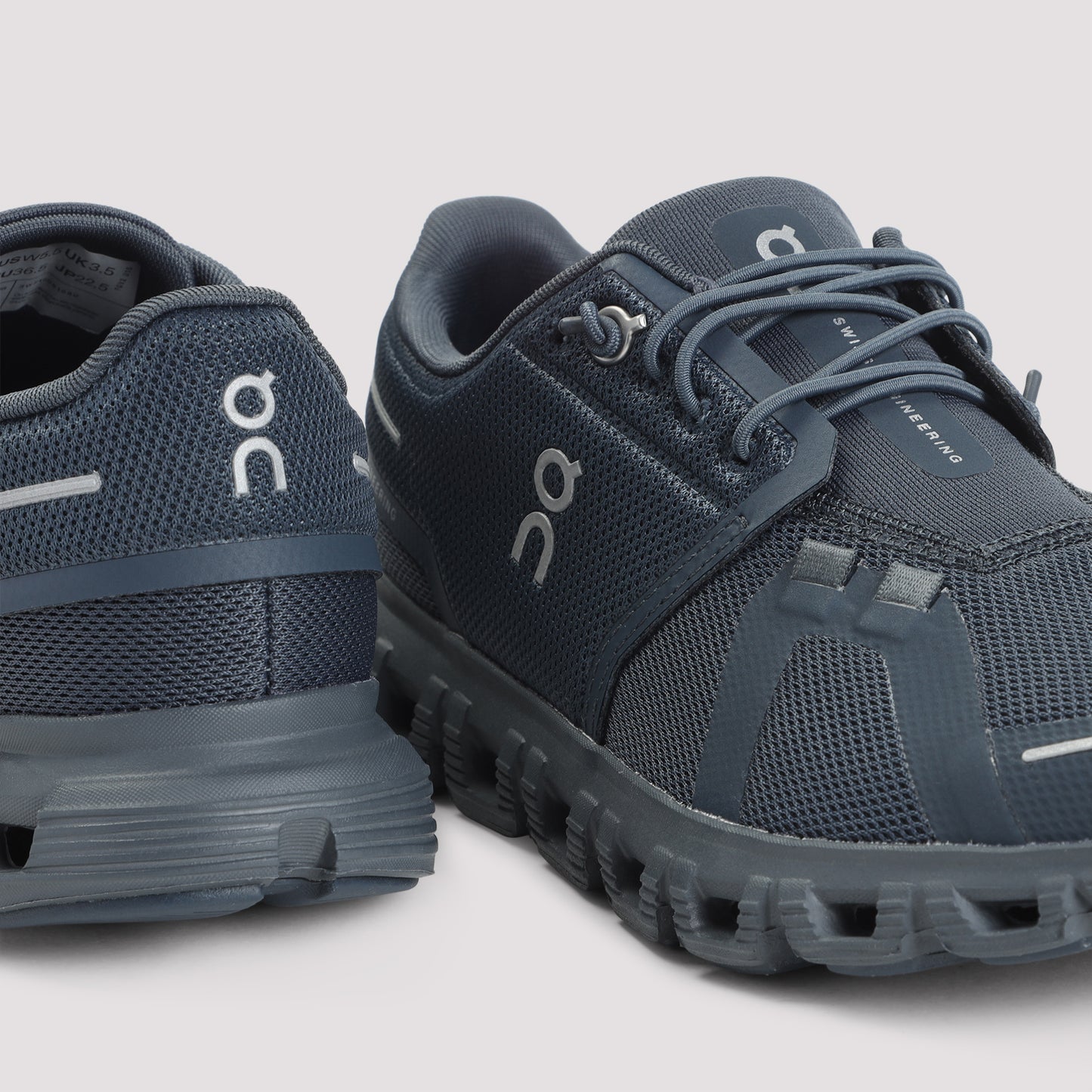 On Sneakers Cloud 6