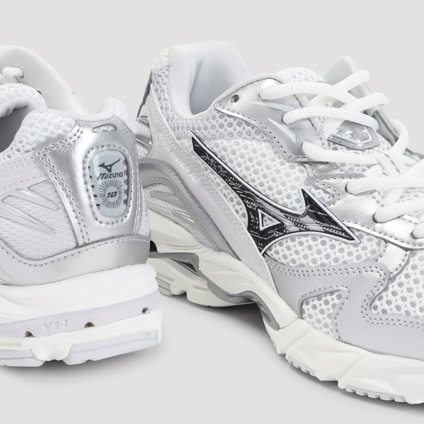 Mizuno Wave Rider 10 Sneakers