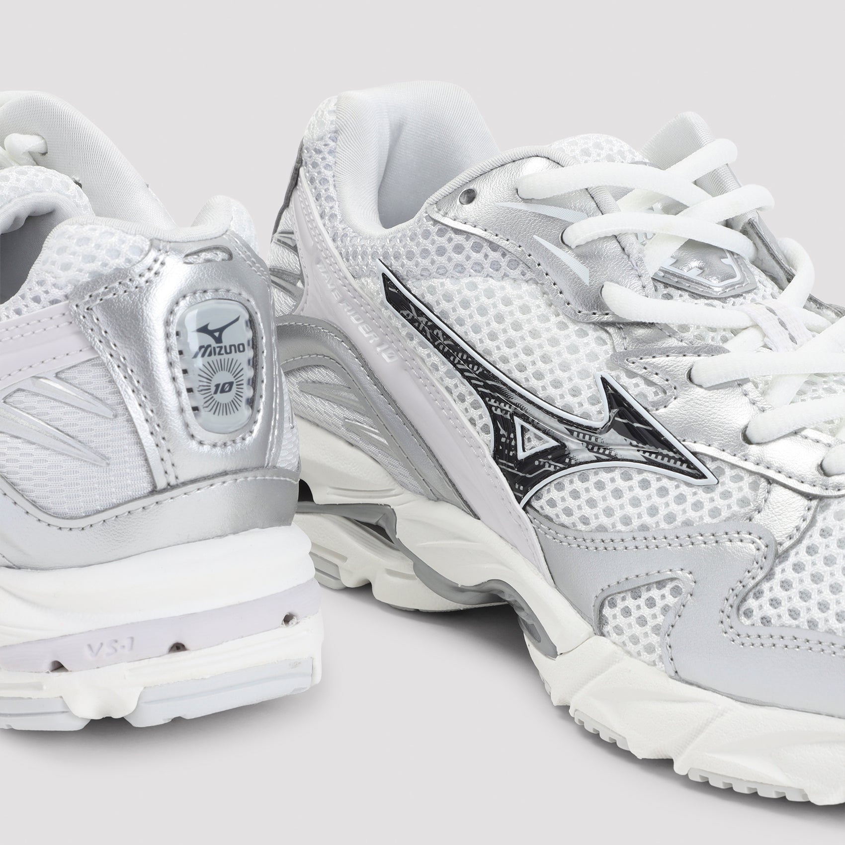 Mizuno Wave Rider 10 Sneakers