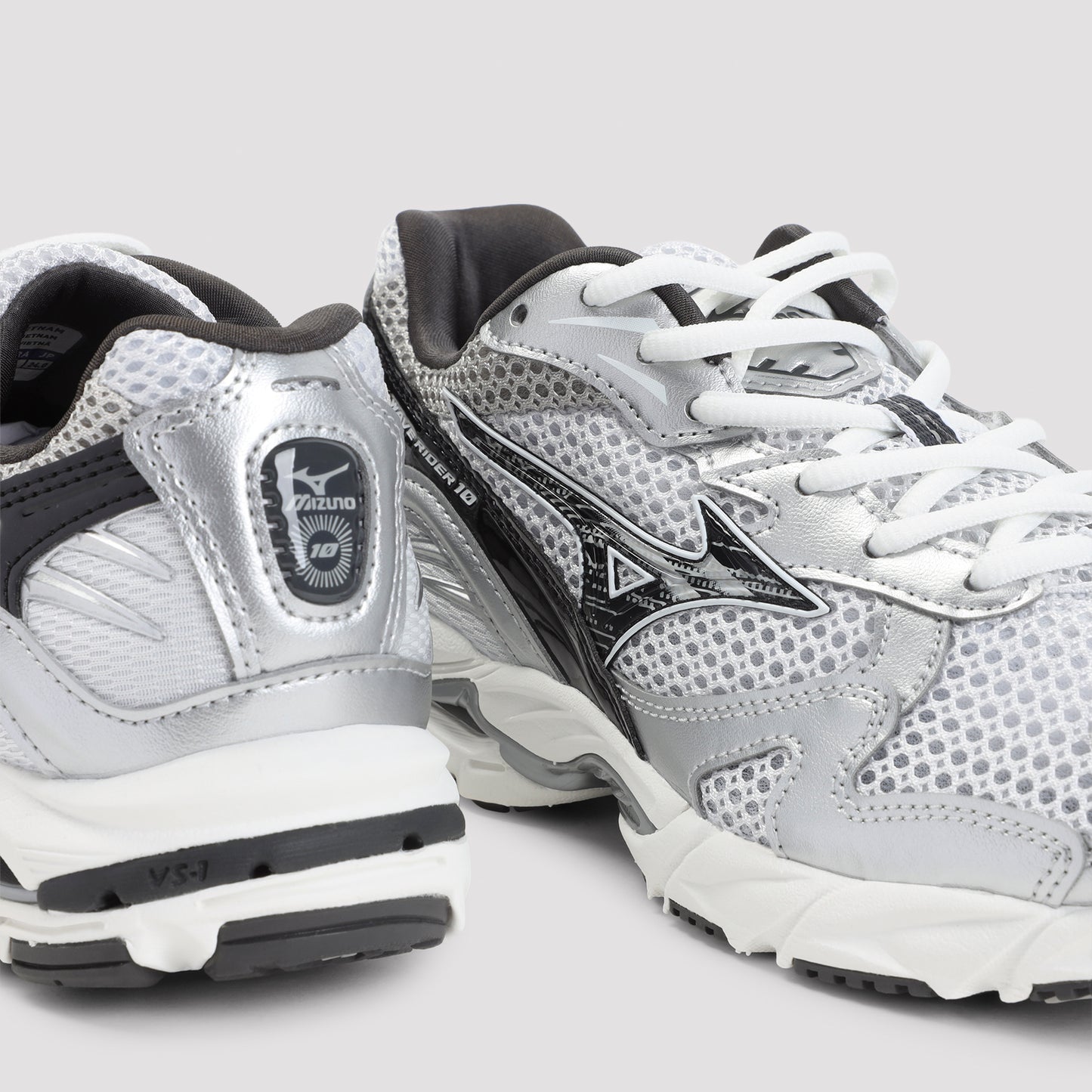 Mizuno Wave Rider 10 Sneakers