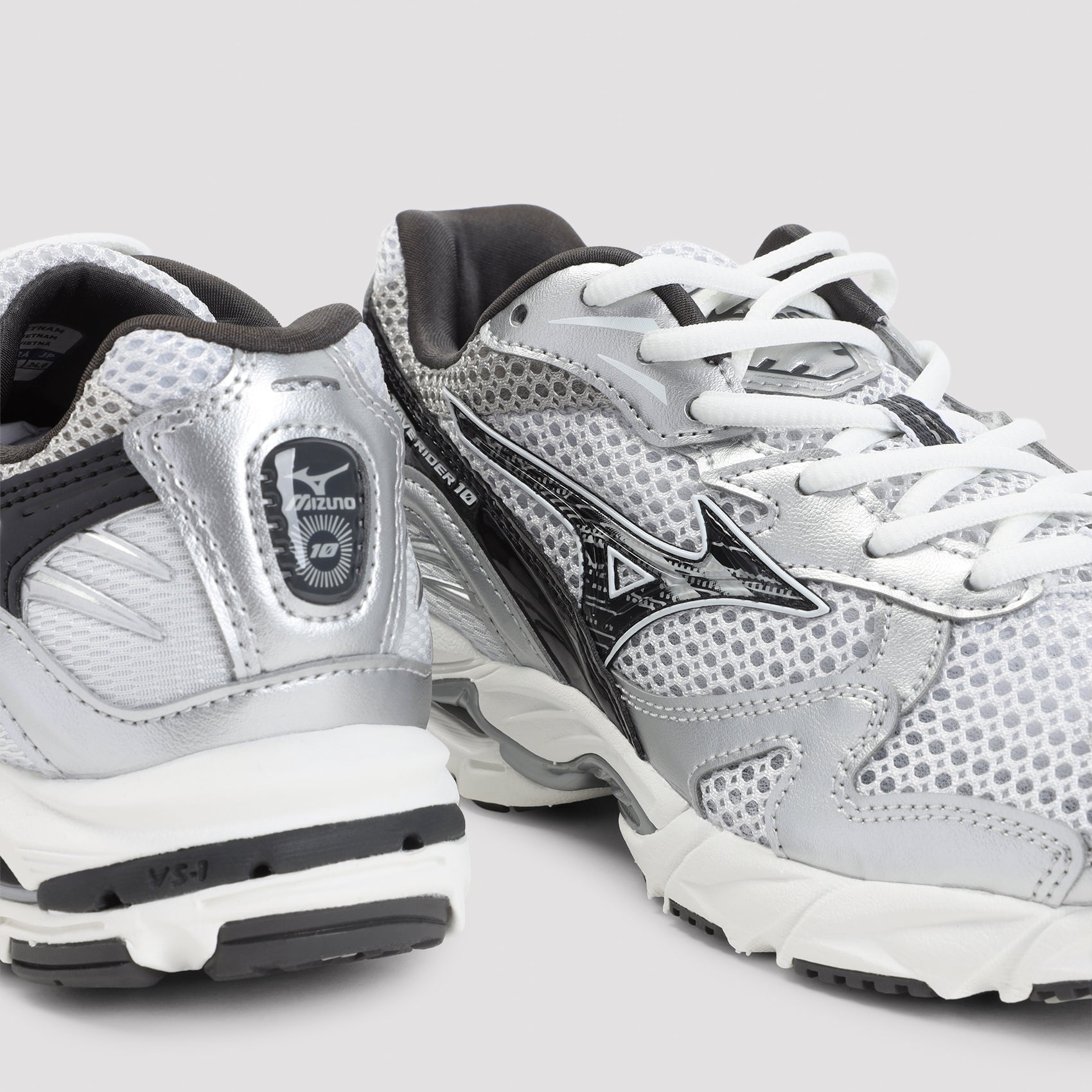 Mizuno Wave Rider 10 Sneakers