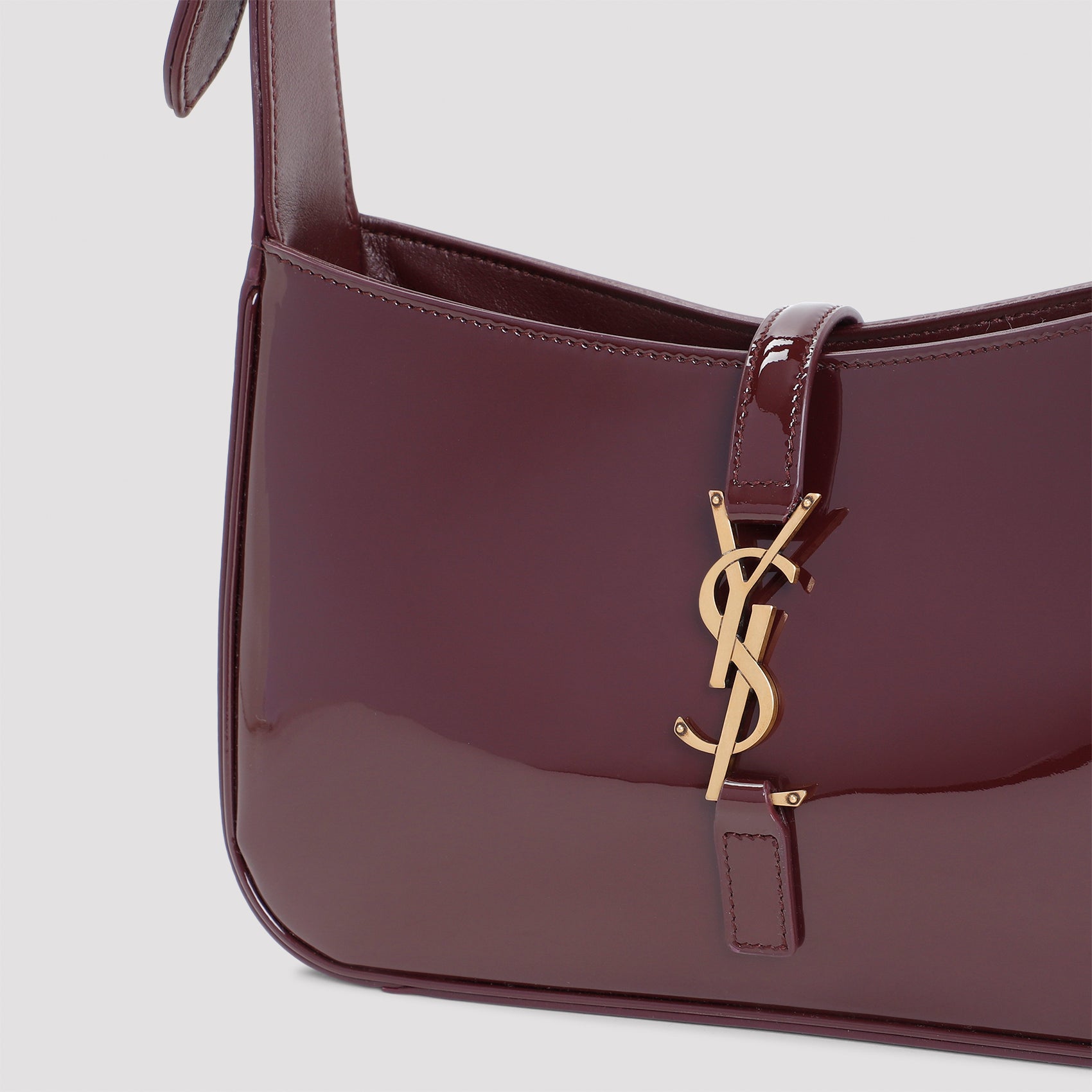 Saint Laurent Le 5 À 7 Shoulder Bag