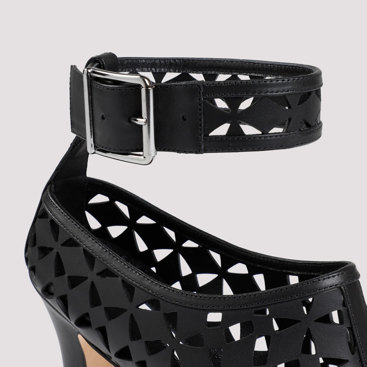 Manolo Blahnik Tingah 105 Sandals