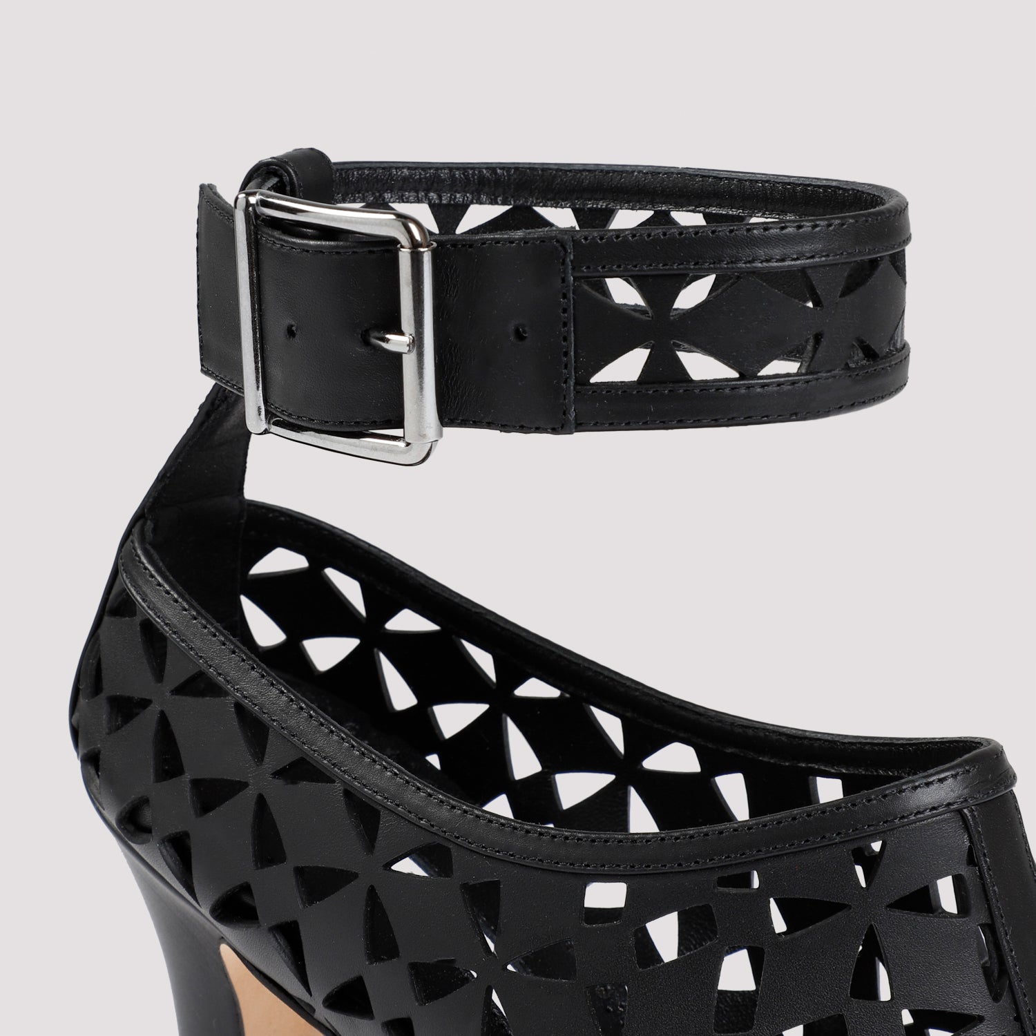 Manolo Blahnik Tingah 105 Sandals