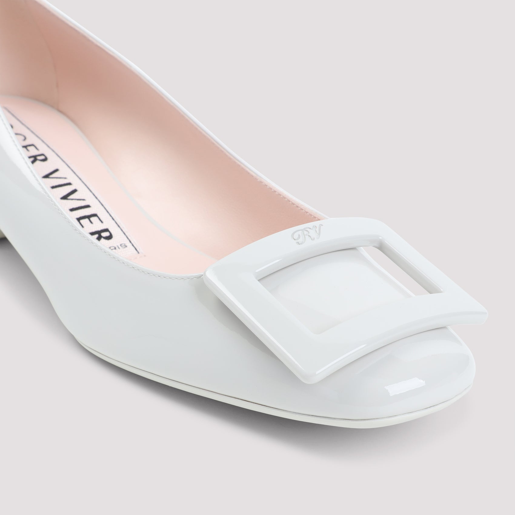 Roger Vivier Roundy Lacquered 25 Decollete