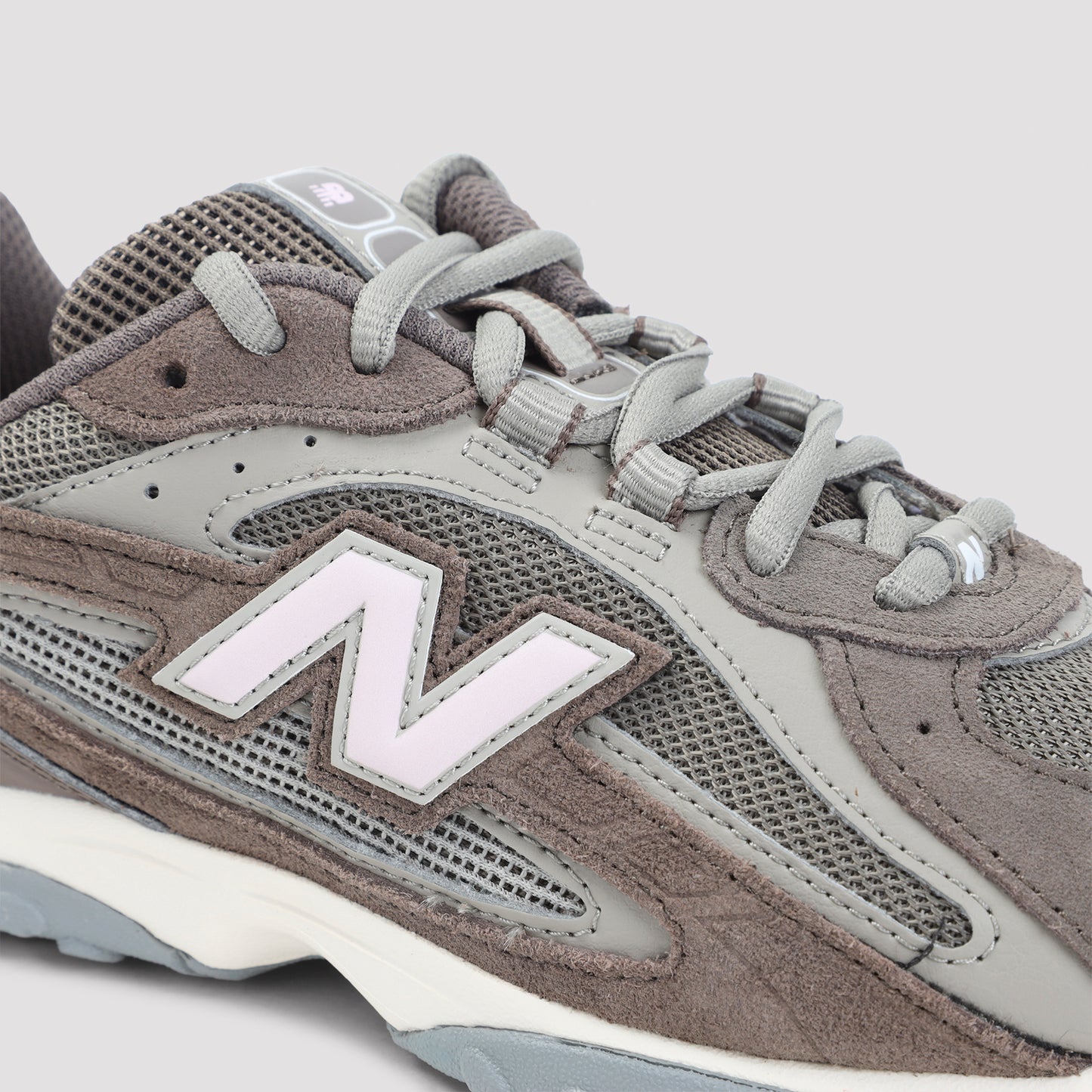 New Balance 204L Sneakers