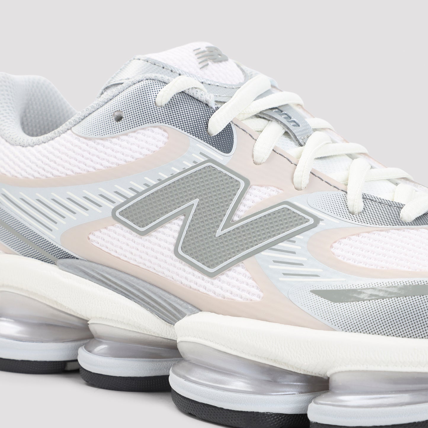 New Balance 2000 Sneakers