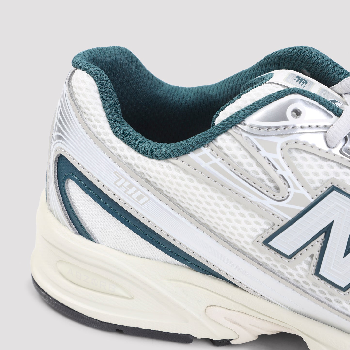 New Balance 740 Sneakers