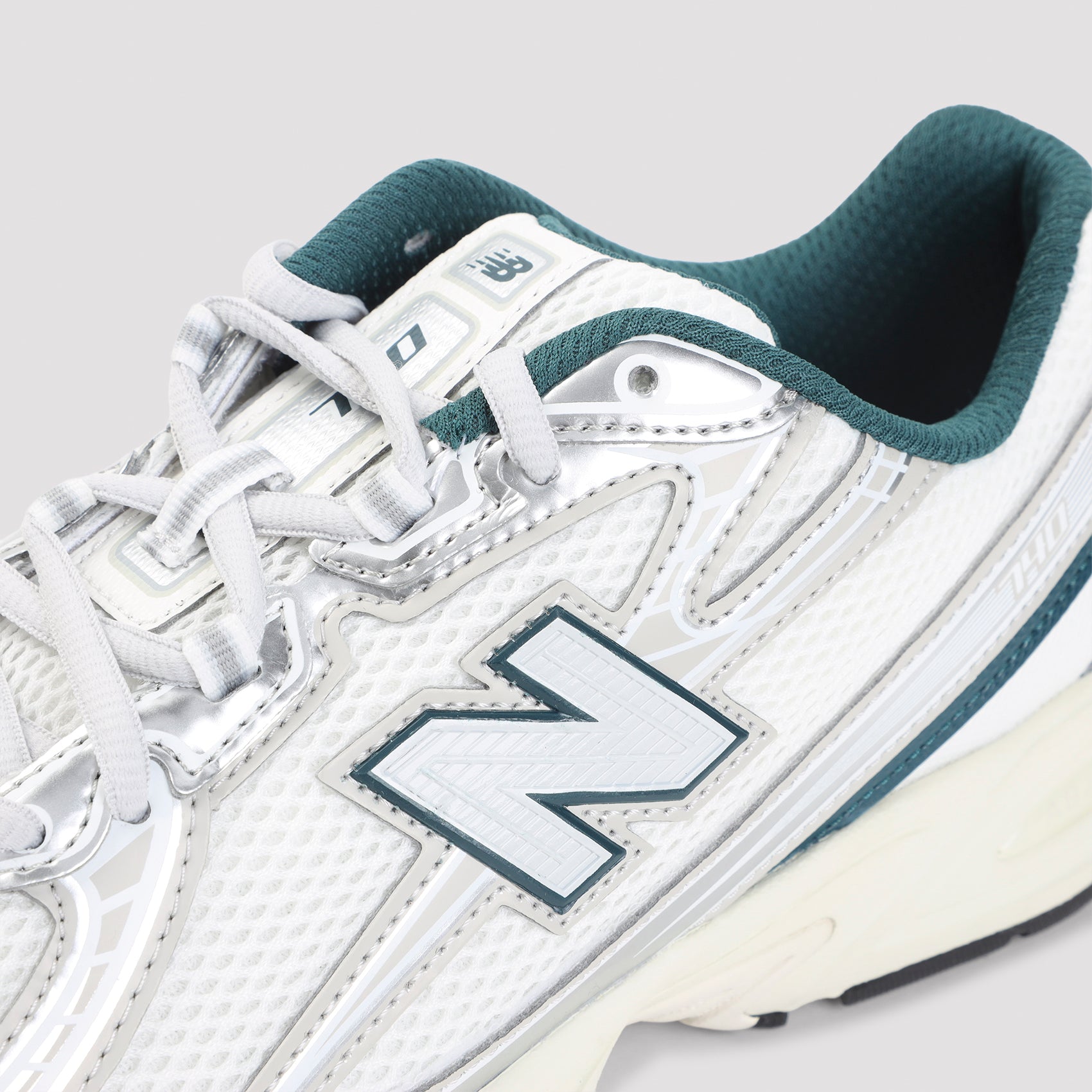 New Balance 740 Sneakers