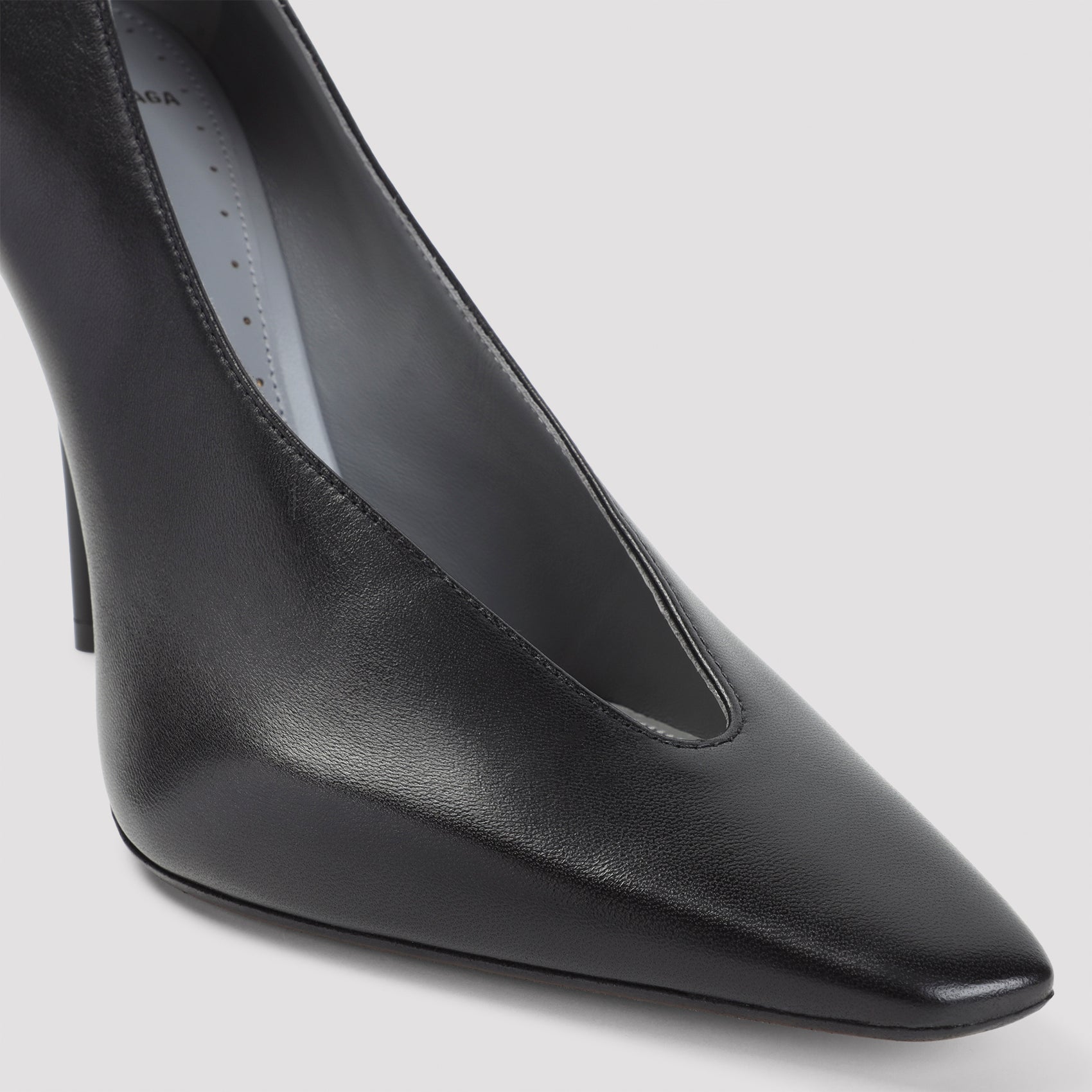 Balenciaga Duchesse Pump