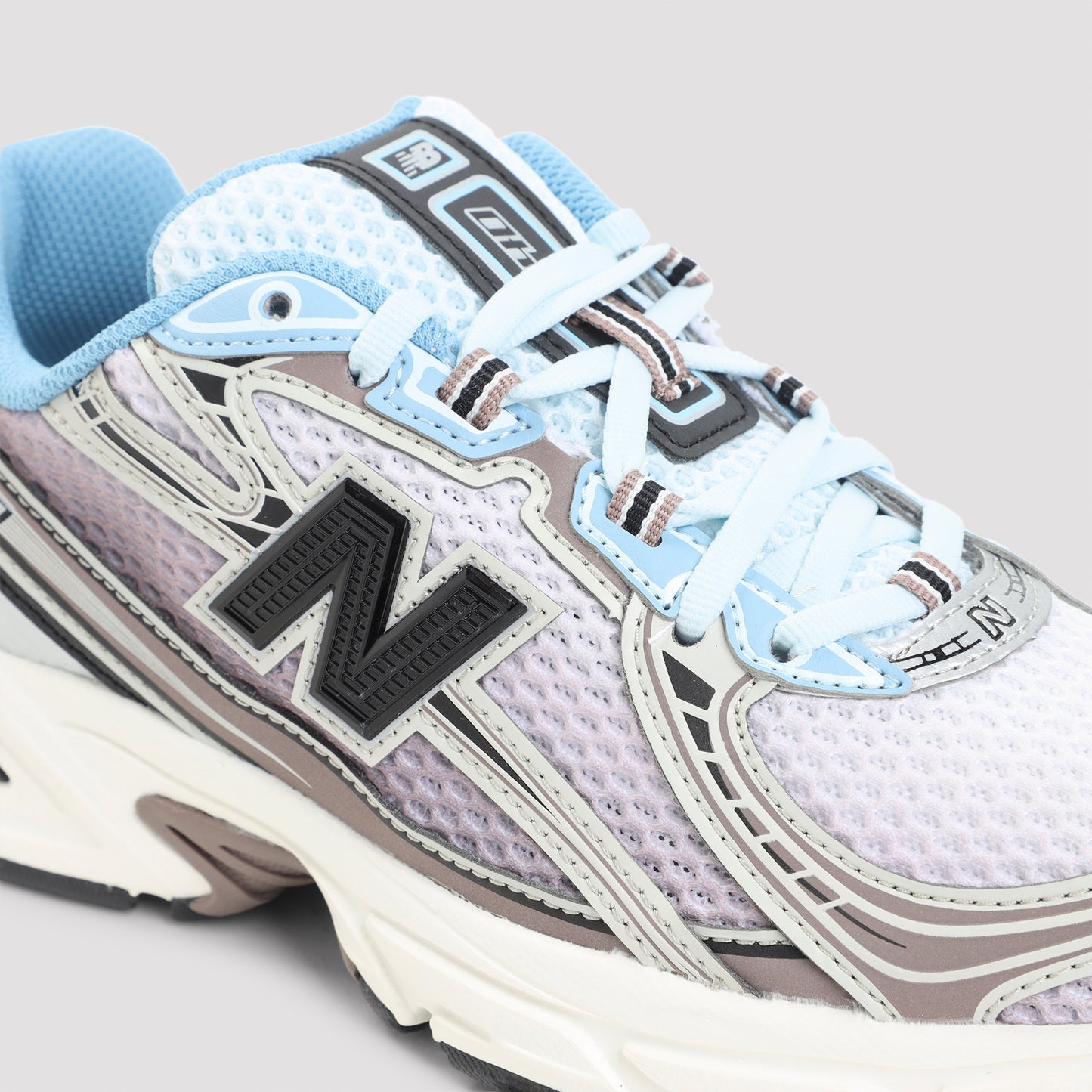 New Balance 740 Sneakers
