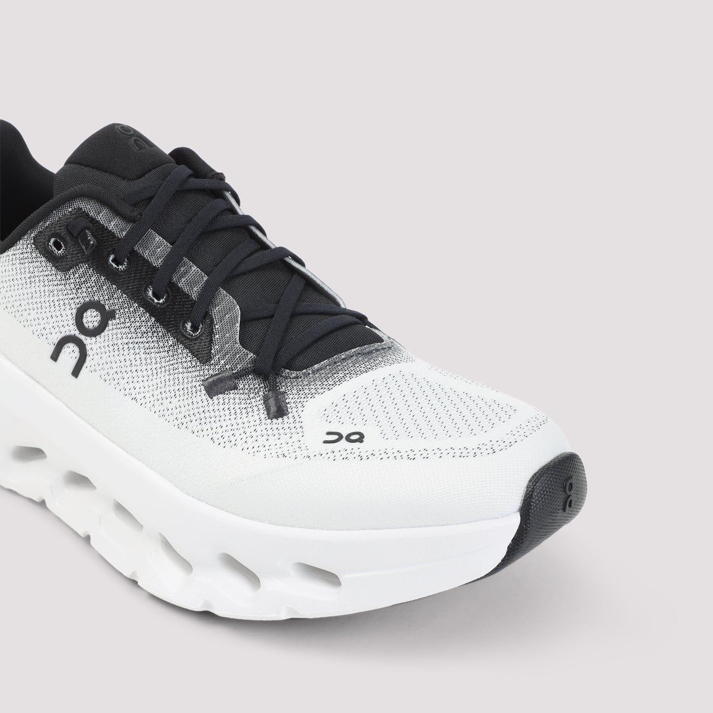 ON Cloudtilt Sneakers