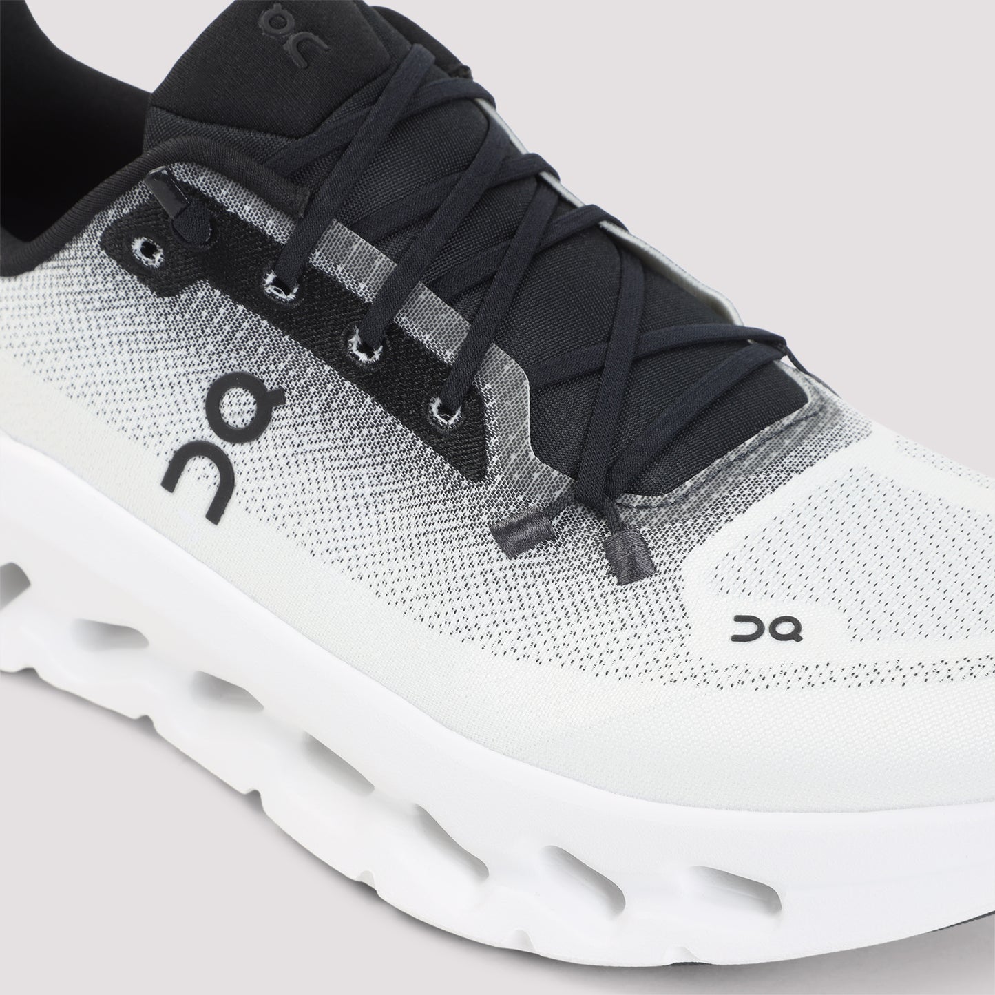 ON Cloudtilt Sneakers
