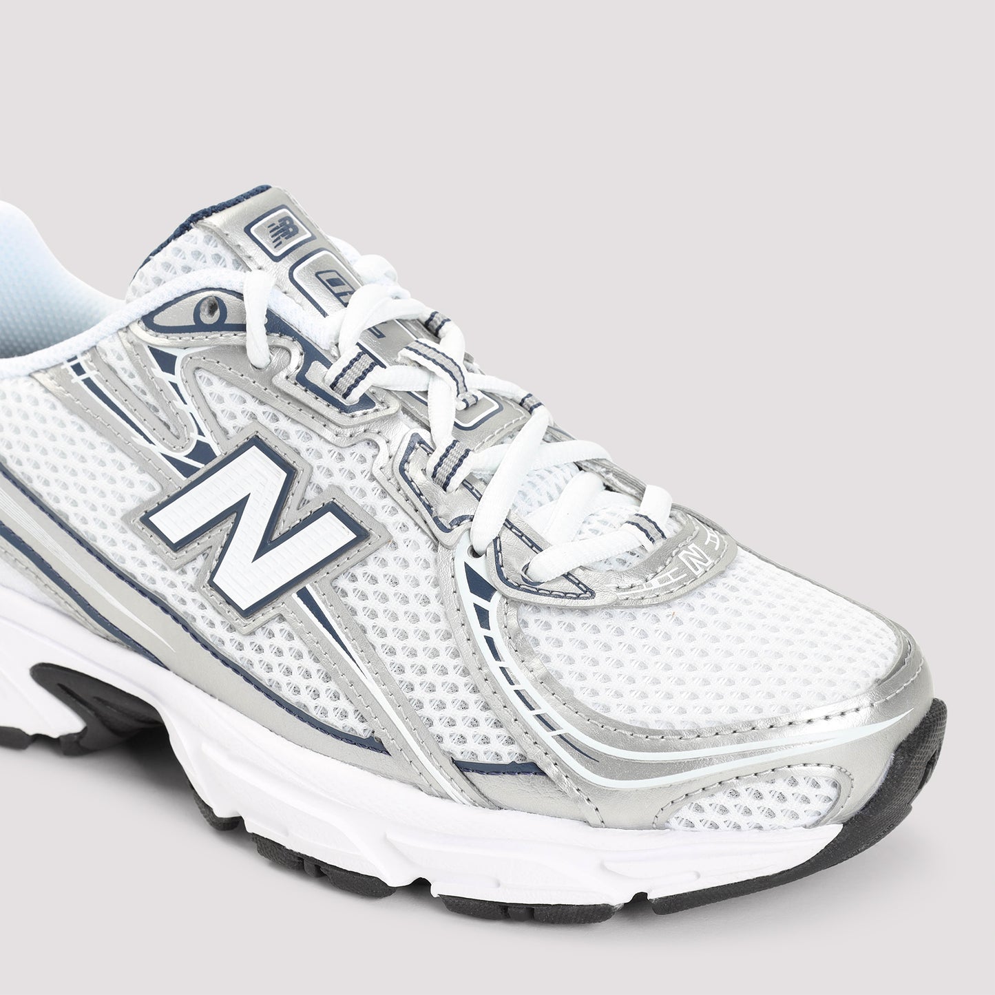 New Balance 740 Sneakers