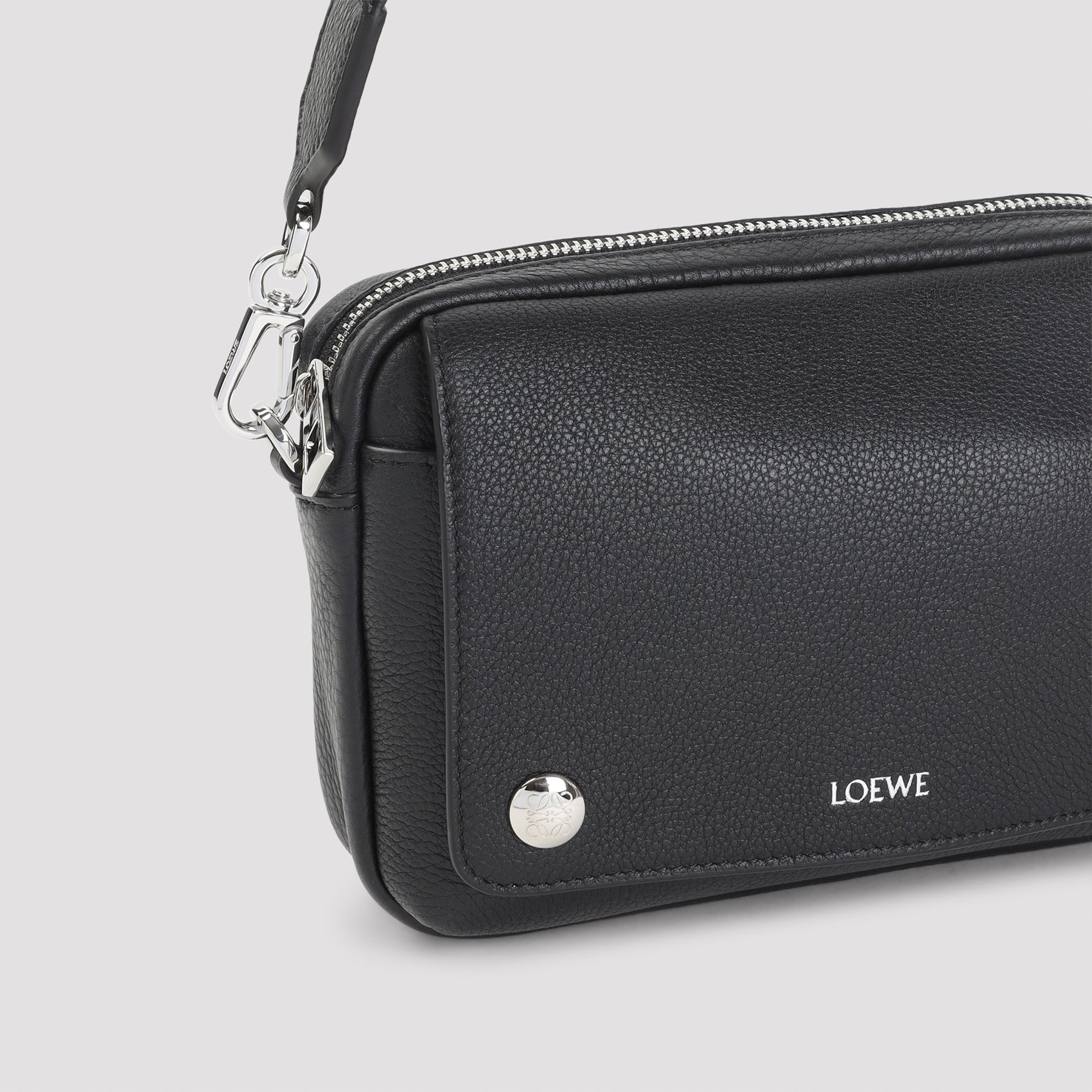 Loewe Pebble Messenger Small Bag