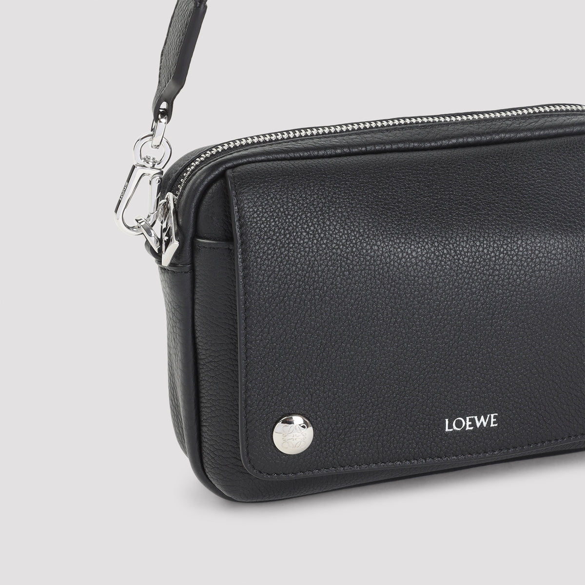 Loewe Pebble Messenger Small Bag
