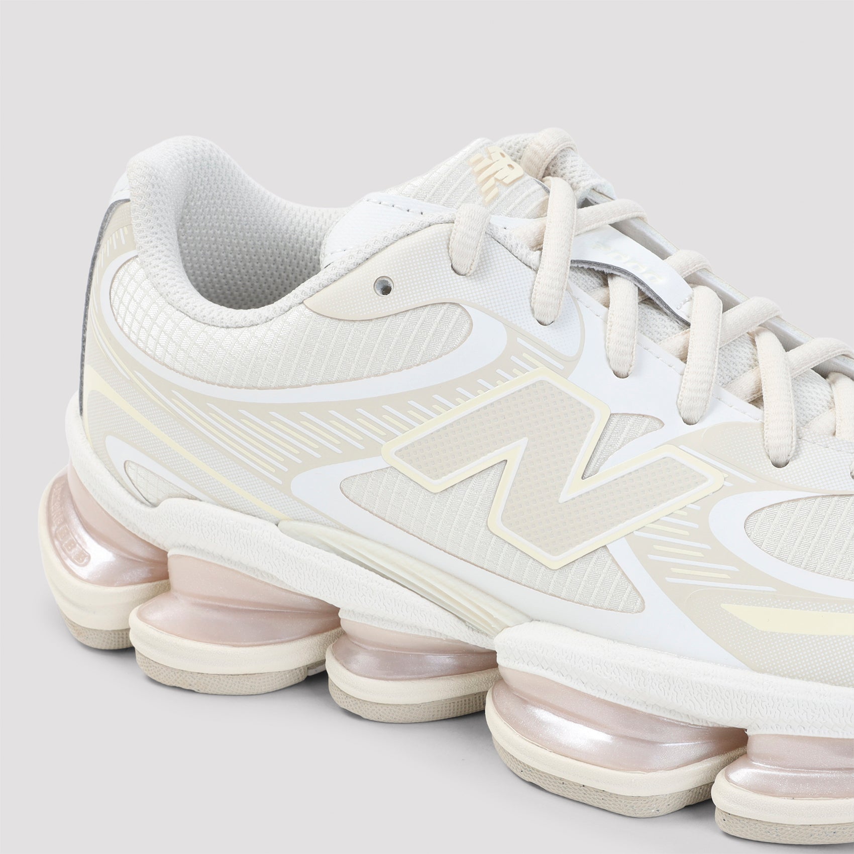 New Balance 2000 Sneakers