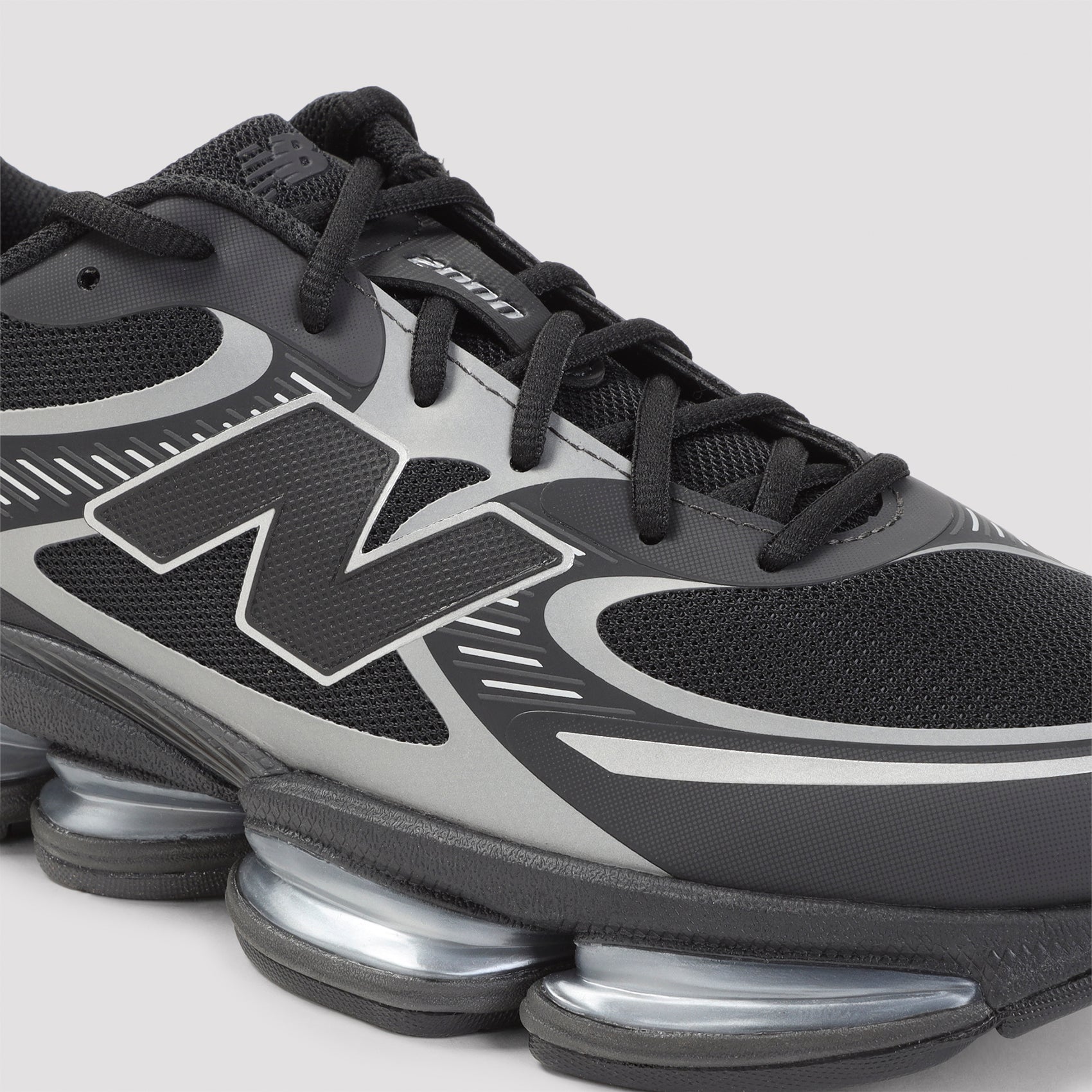New Balance 2000 Sneakers