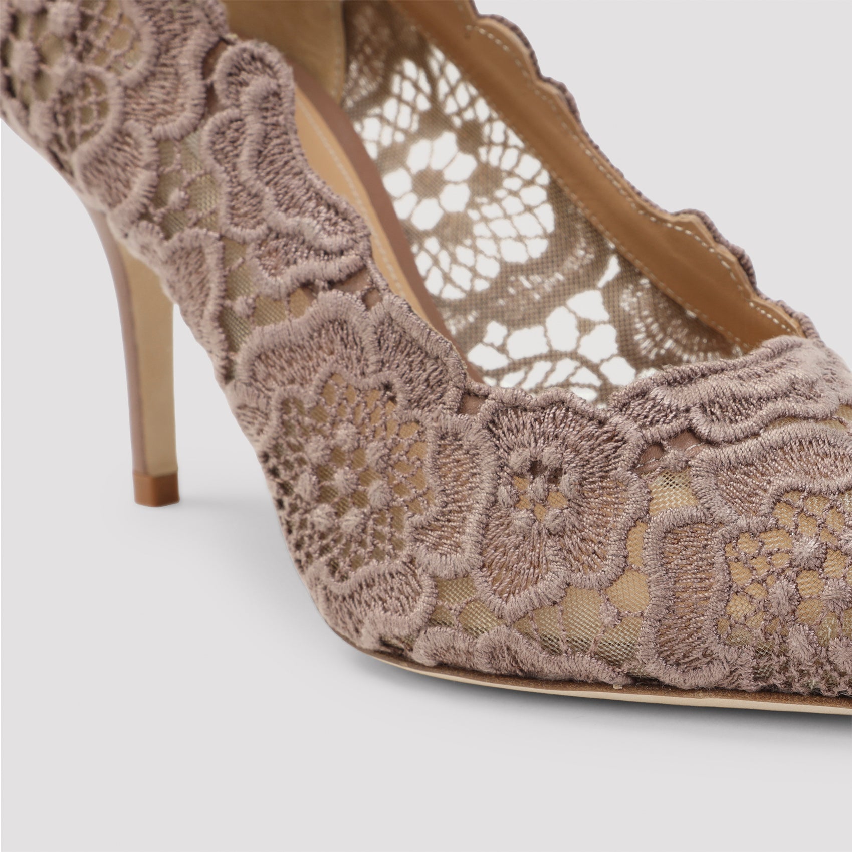 Arteana Como Pumps