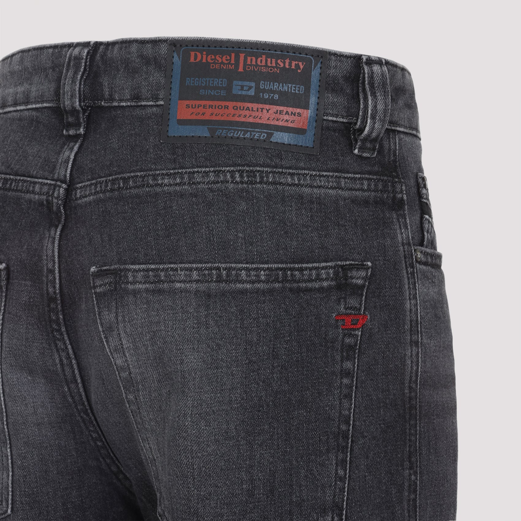 Diesel 1988 D-ark Jeans