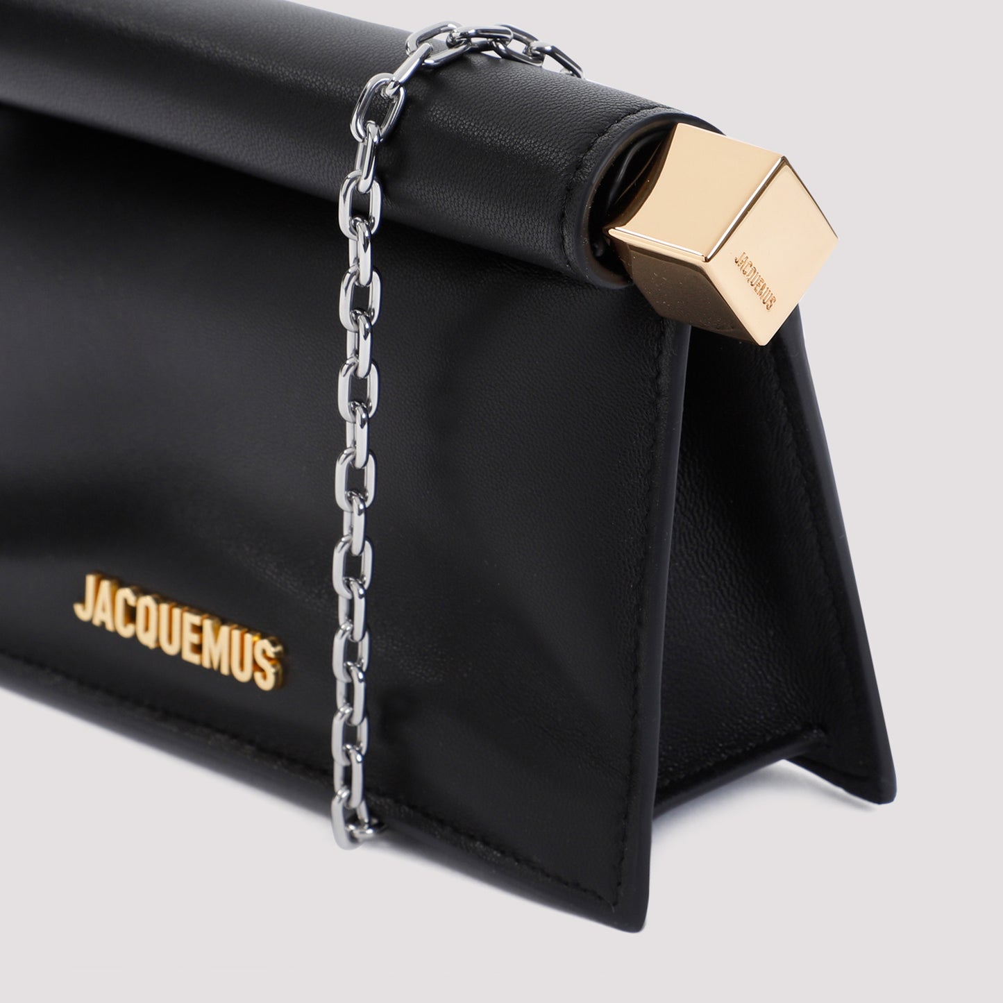 Jacquemus La pochette rond carré