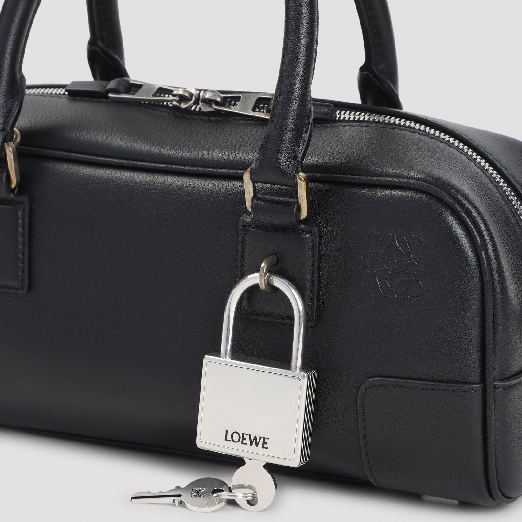 Loewe Amazona 23 Cropped Bag