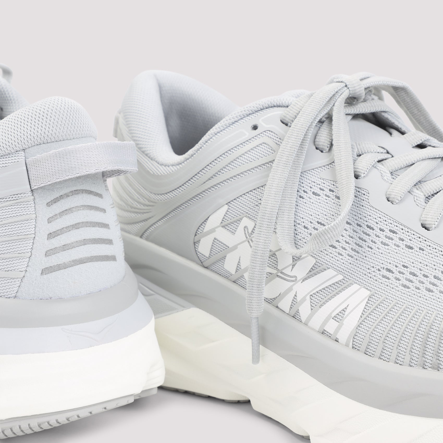 Hoka Bondi 7 Sneakers